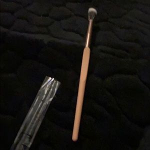 Luxie makeup brush